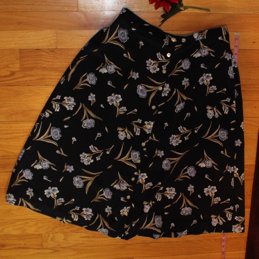 Maggie Lawerence Front Button Skirt Size Large